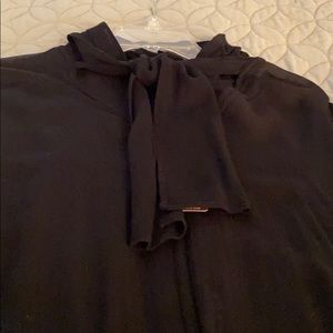 XCVI TOP. NWT BLACK VERY ELEGANT